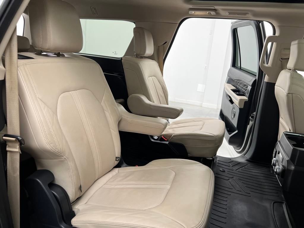 Used 2023 Ford Expedition Max Platinum image 18