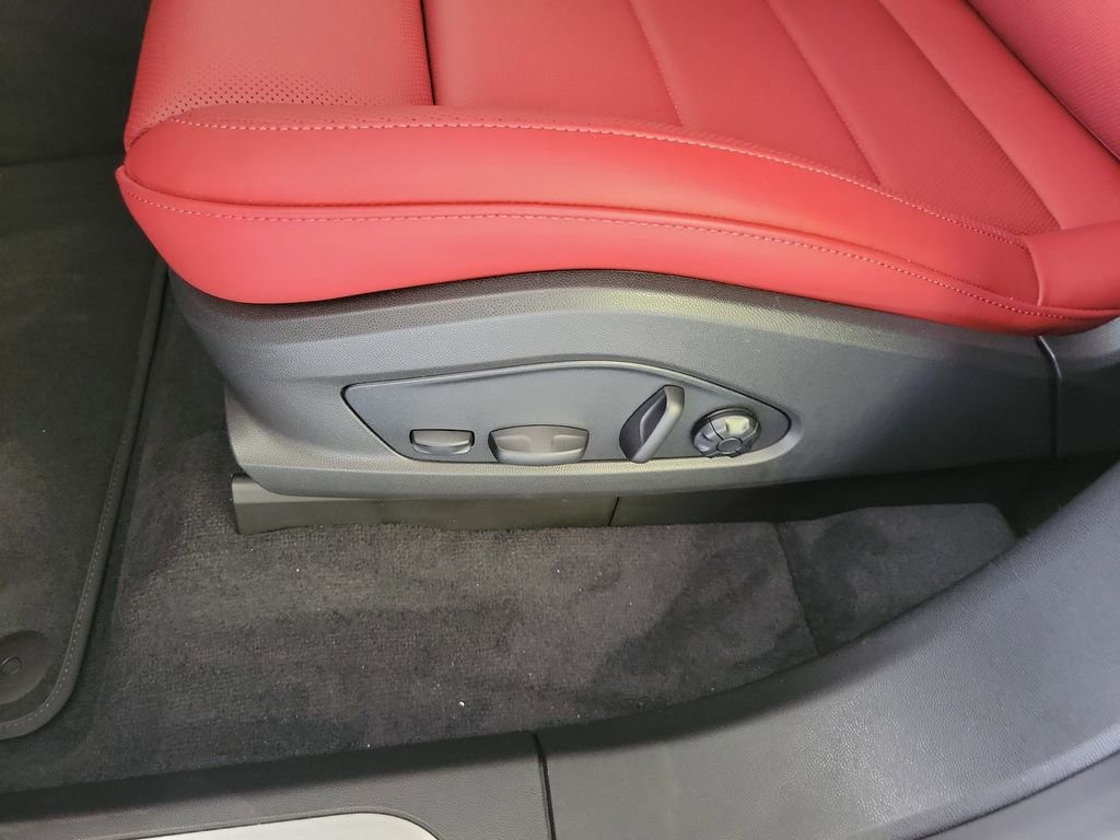 New 2026 Porsche Macan 4 Electric AWD/4WD image 14