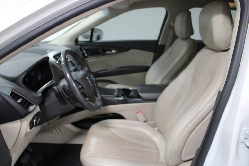 Used 2020 Lincoln Nautilus Reserve w/ Equipment Group 201A image 17