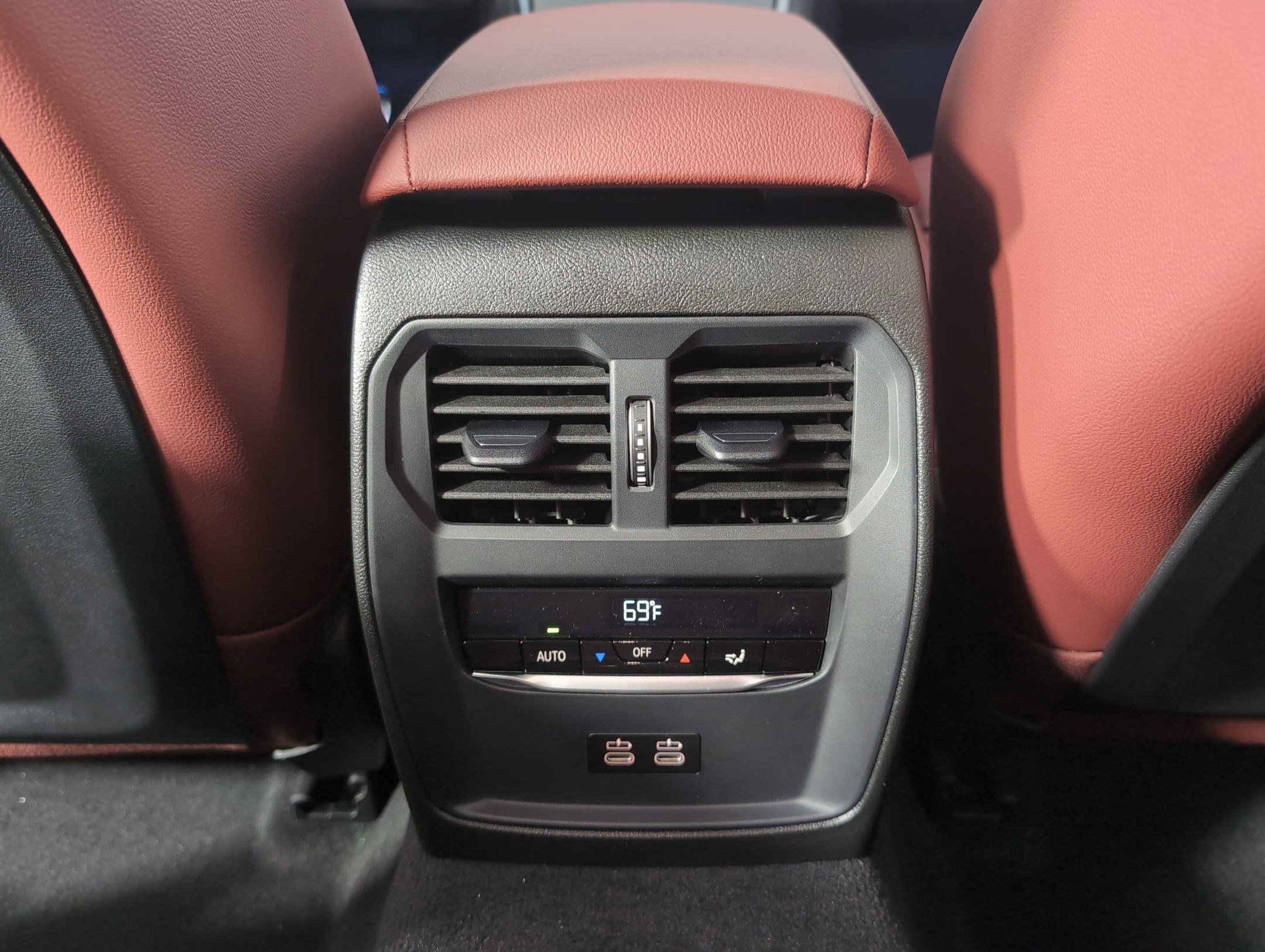 Used 2026 BMW 330i Sedan w/ M Sport Package image 29