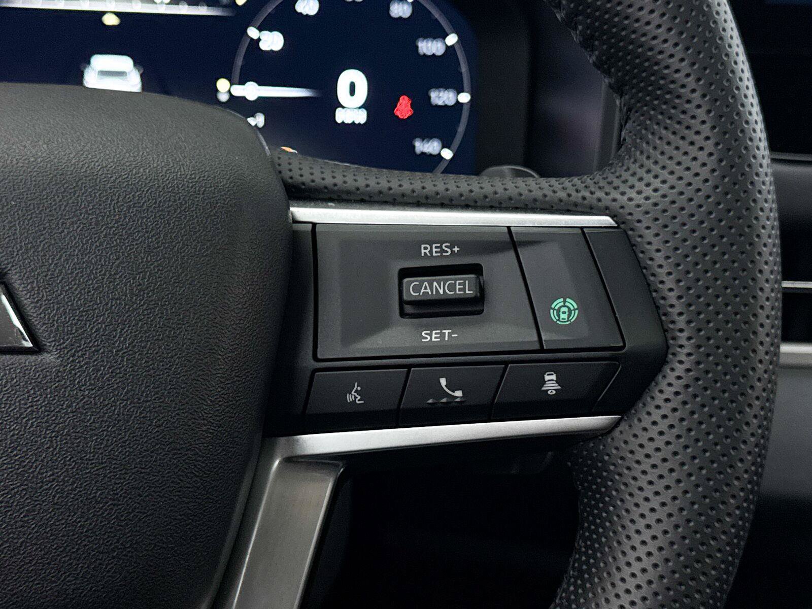 Used 2025 Mitsubishi Outlander SE FWD image 39