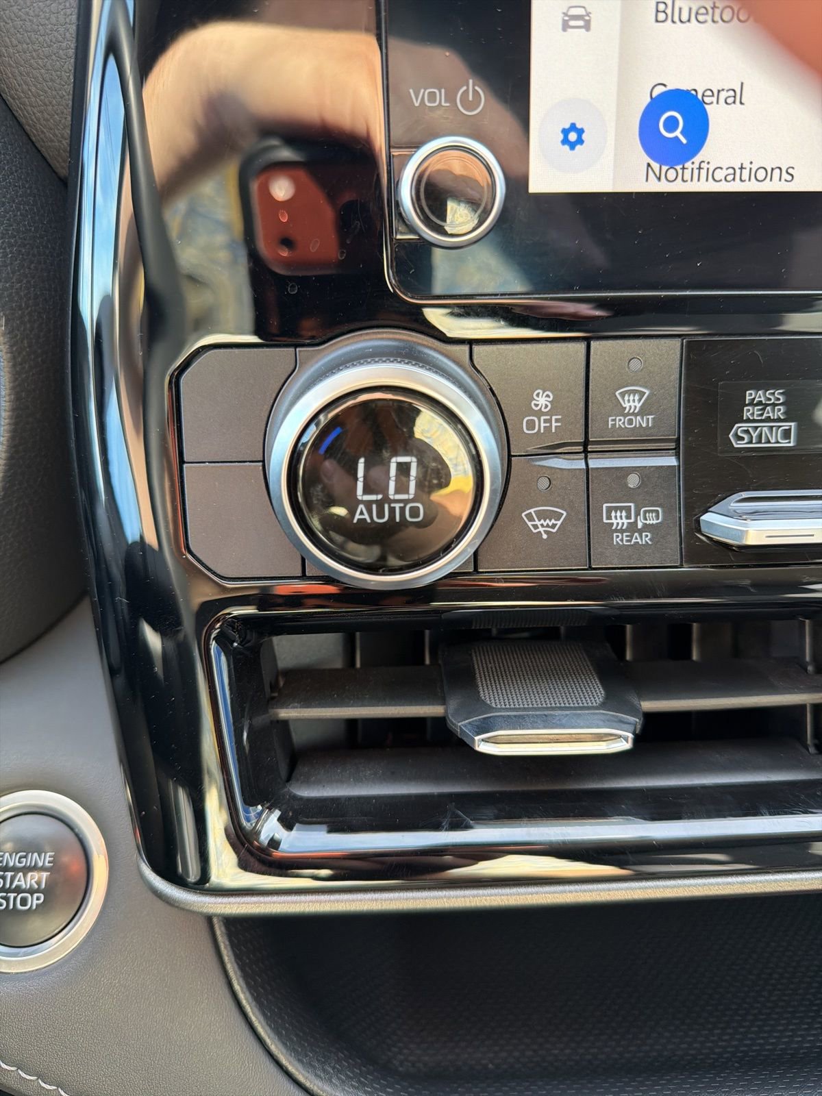 Used 2024 Toyota Highlander LE image 61