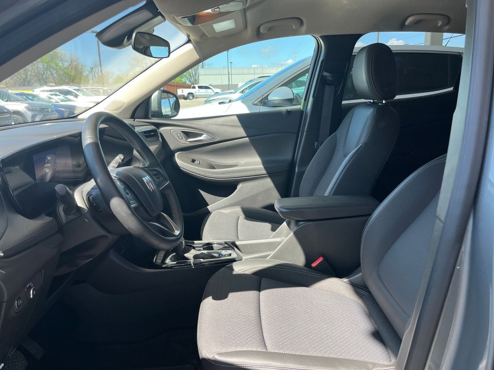 Used 2025 Buick Encore GX Preferred image 25