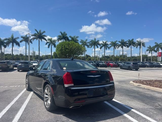 Used 2019 Chrysler 300 Touring w/ Chrome Appearance Package RWD image 18