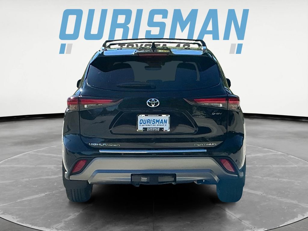 New 2025 Toyota Highlander Platinum image 5