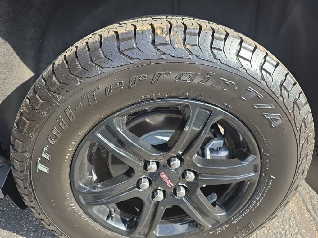 Used 2023 GMC Acadia AT4 w/ Technology Package AWD/4WD image 19
