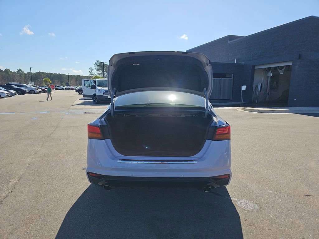 Used 2023 Nissan Altima 2.5 SR w/ SR Premium Package image 16