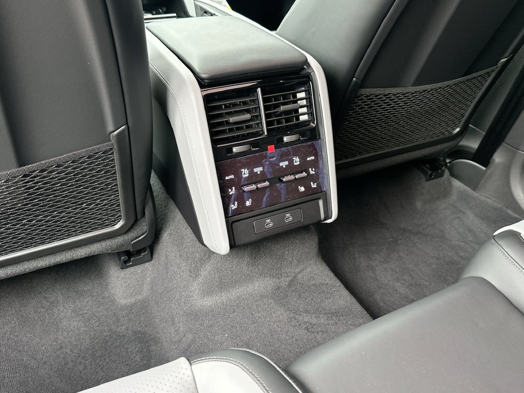 New 2026 Porsche Cayenne Electric AWD/4WD image 27