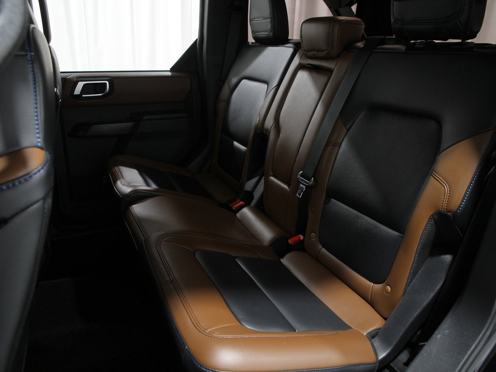 Certified 2024 Ford Bronco Outer Banks w/ Sasquatch Package image 20