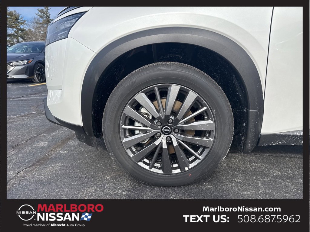 New 2025 Nissan Pathfinder SL w/ SL Premium Package image 11