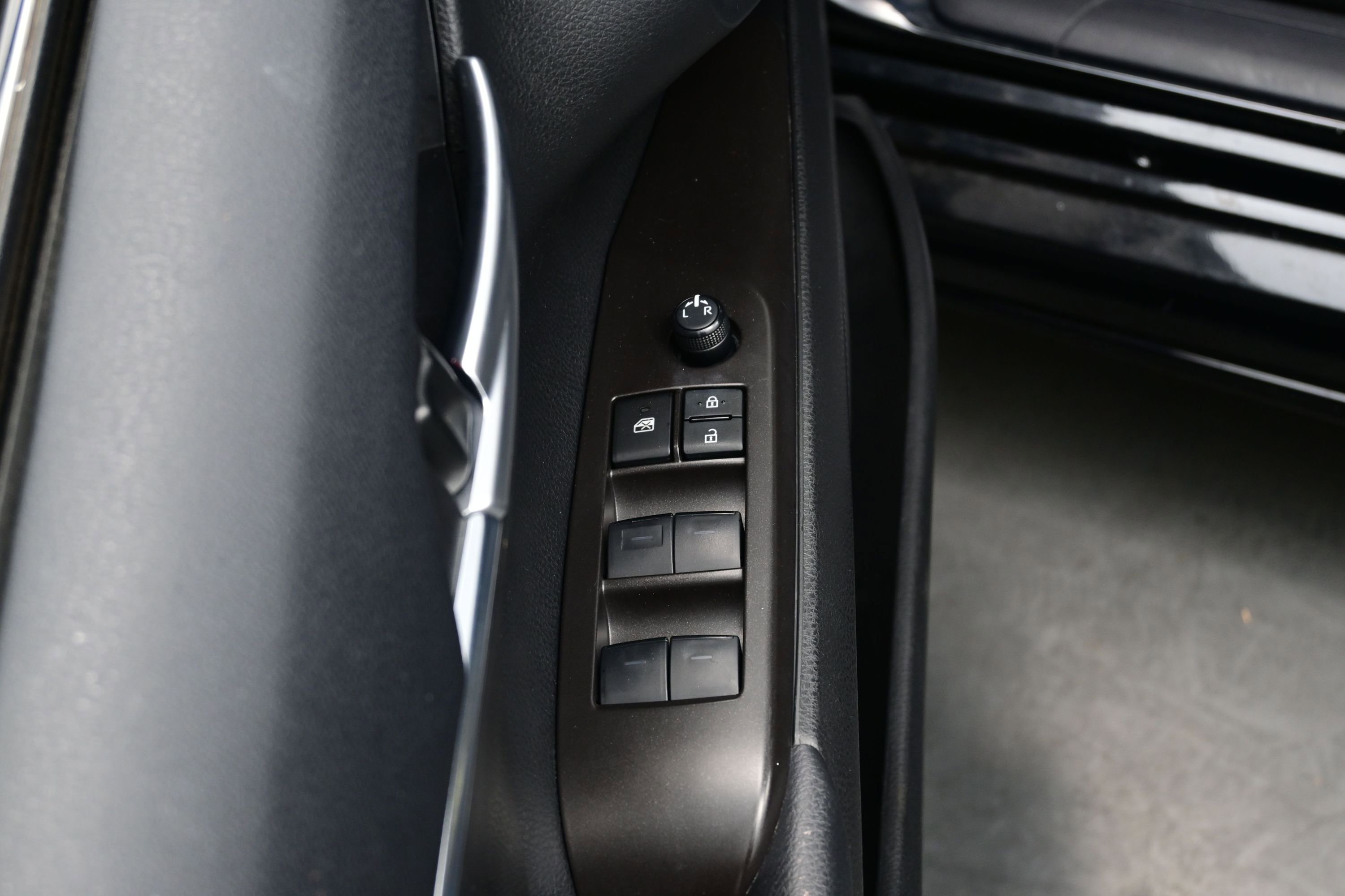 Used 2024 Toyota Camry SE FWD image 10