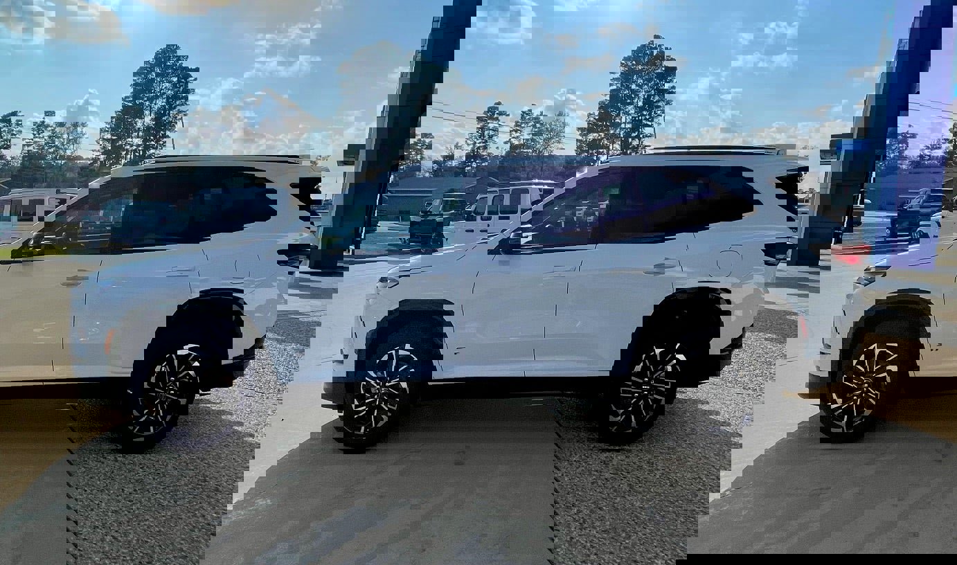 New 2026 Buick Enclave Sport Touring image 4