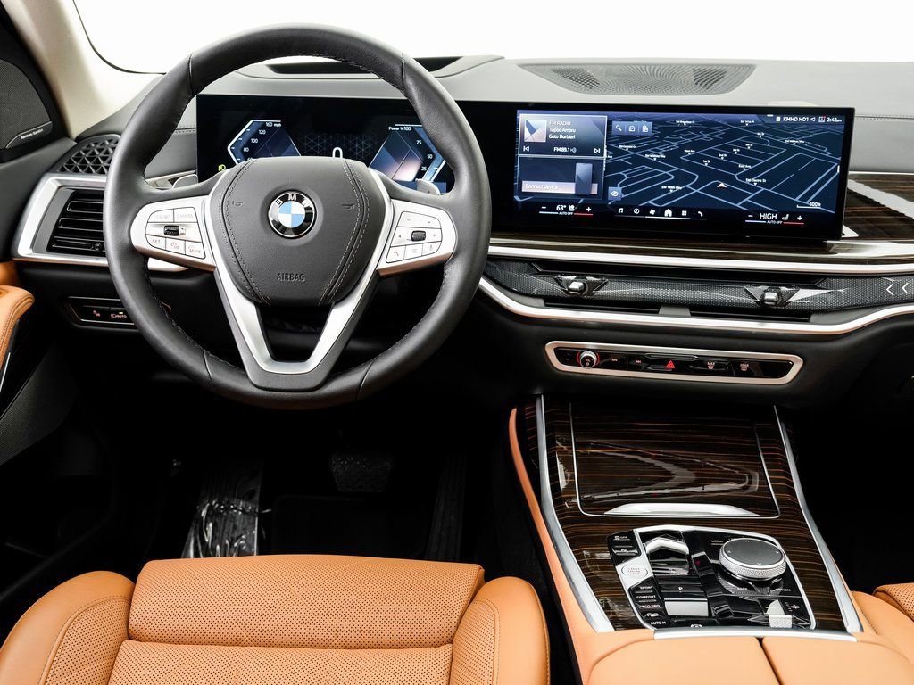 Used 2026 BMW X7 xDrive40i AWD/4WD image 16