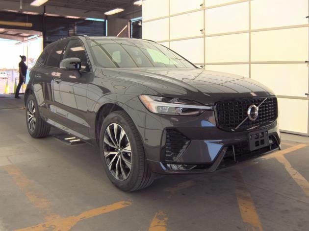 Certified 2025 Volvo XC60 B5 Plus image 4