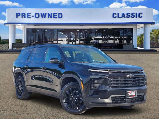 Used 2024 Chevrolet Traverse LT w/ Midnight/Sport Edition