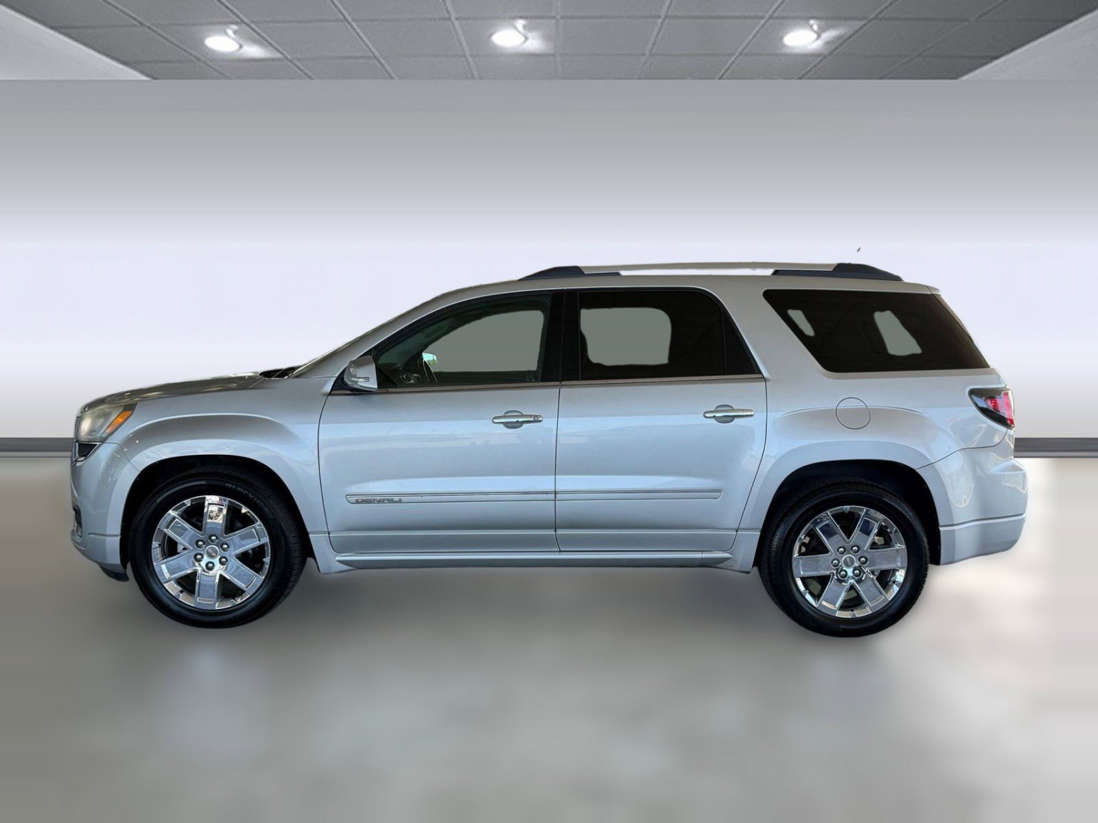 Used 2015 GMC Acadia Denali image 2