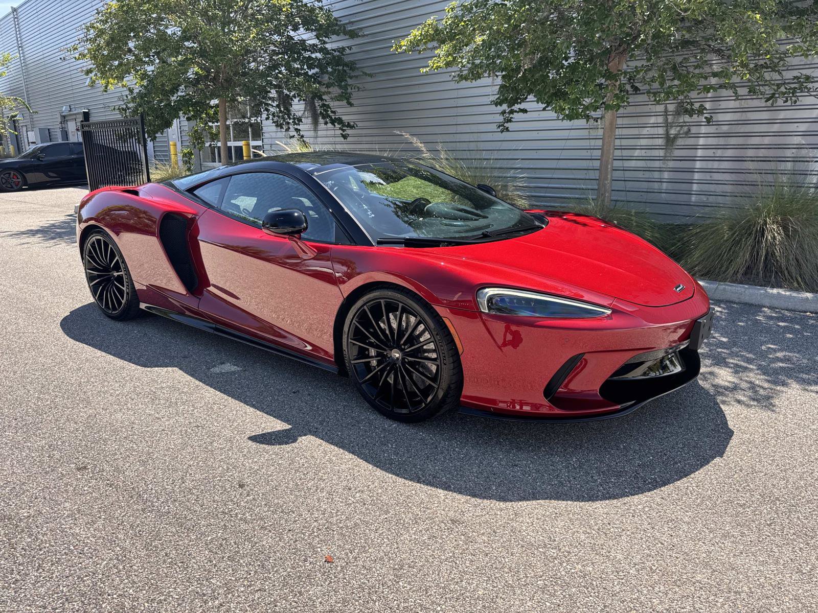 Used 2020 McLaren GT RWD image 4