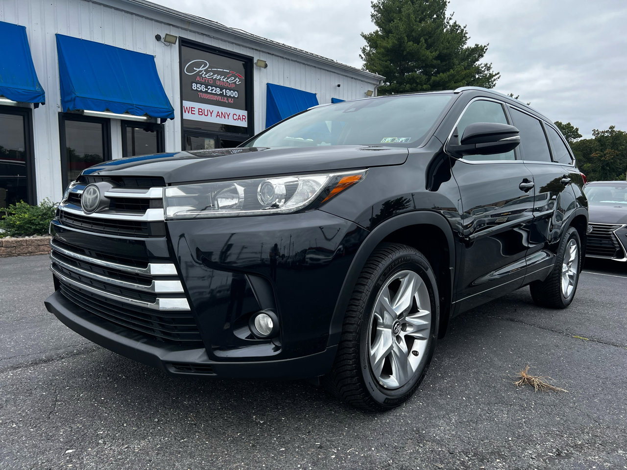 Used 2017 Toyota Highlander Limited image 1
