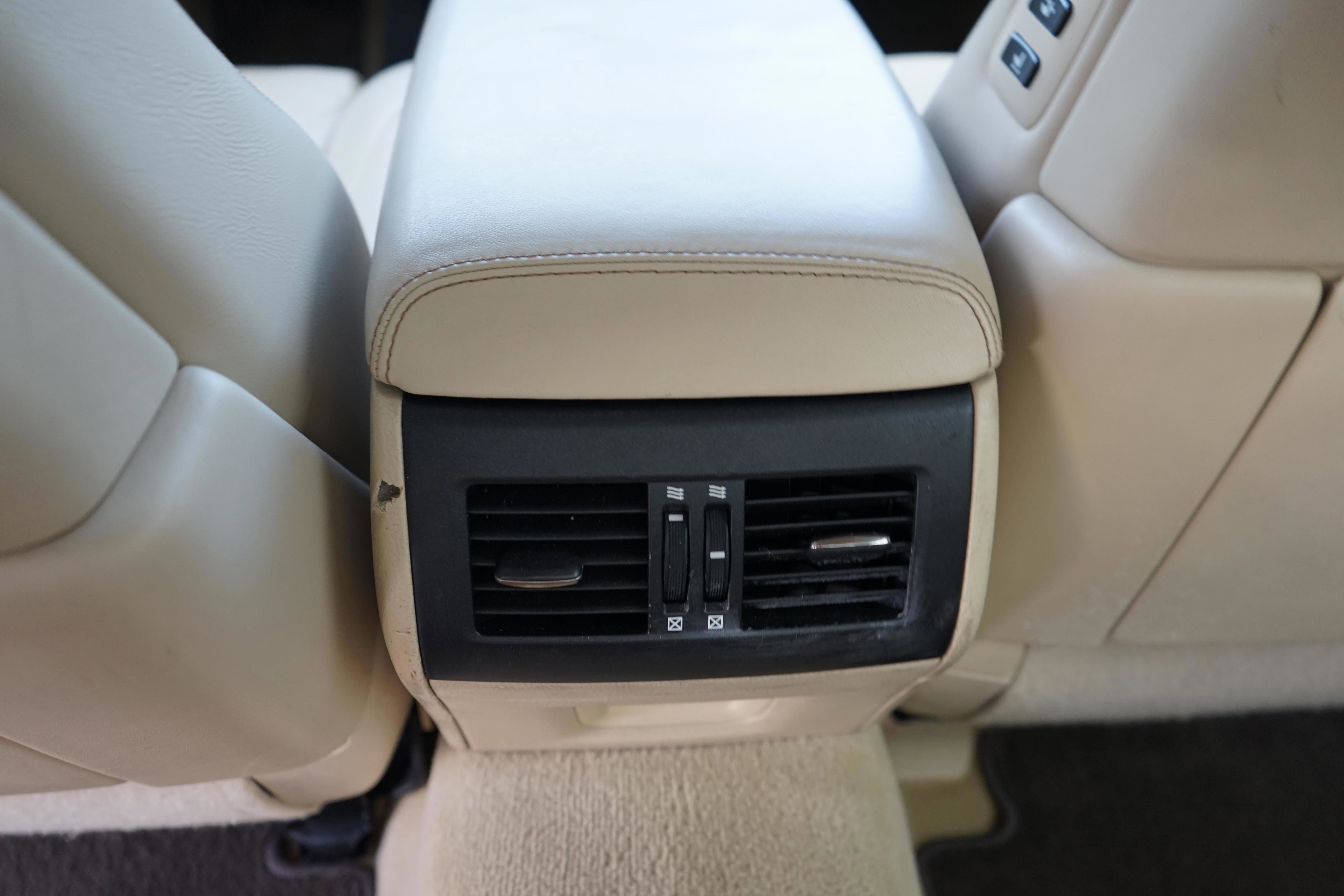 Used 2014 Lexus LS 460 w/ Comfort Package image 21