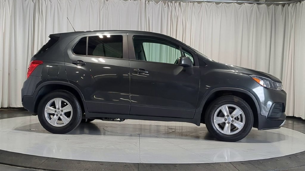 Used 2019 Chevrolet Trax LS w/ Tint and Cruise Package FWD image 11