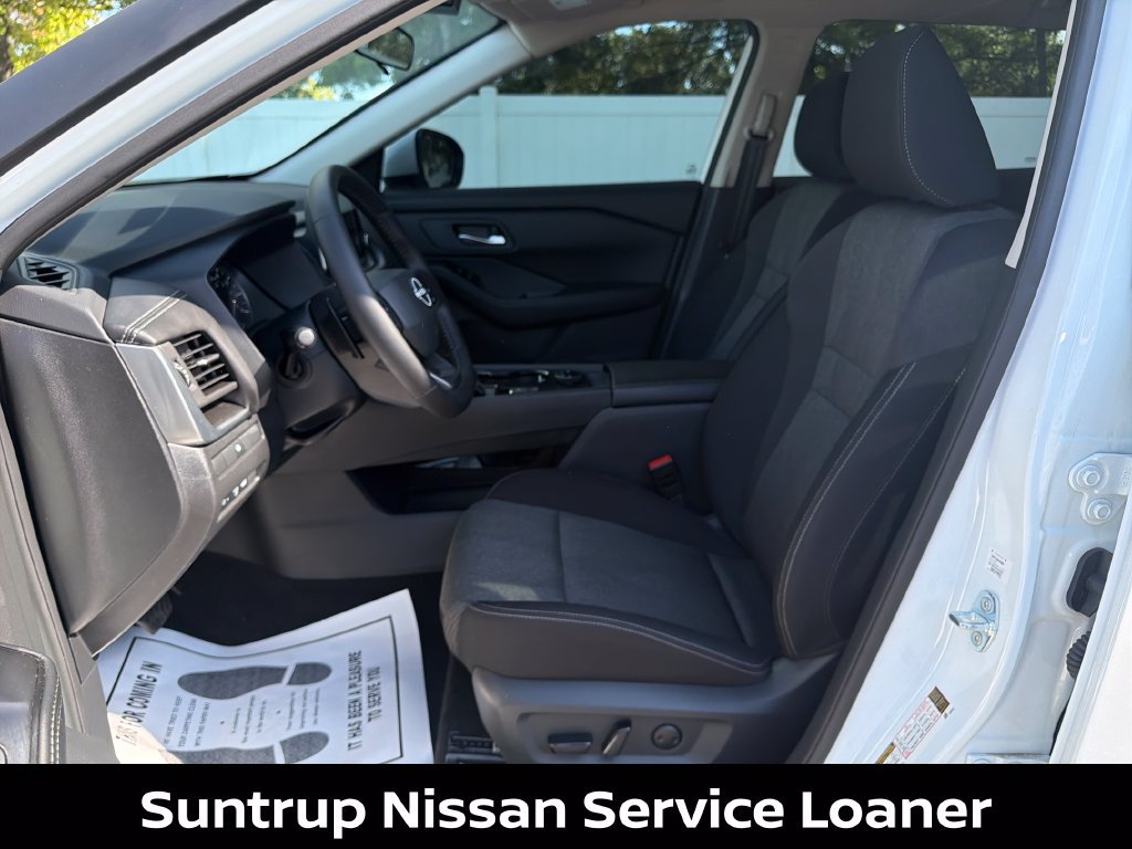 Certified 2026 Nissan Rogue SV AWD/4WD image 11
