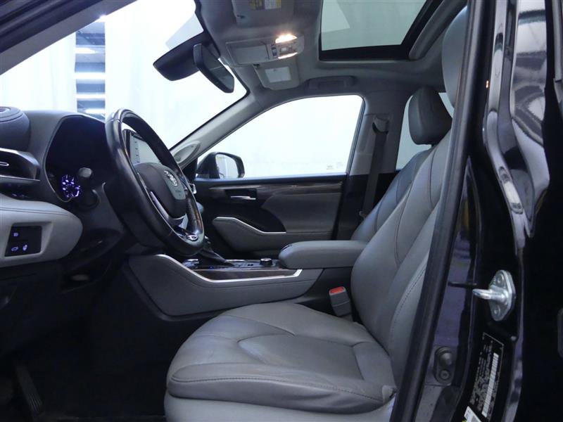 Used 2020 Toyota Highlander Limited AWD/4WD image 19