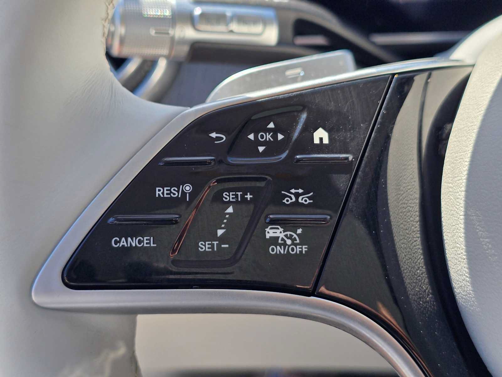 Used 2023 Mercedes-Benz EQS 450+ 4MATIC SUV image 34