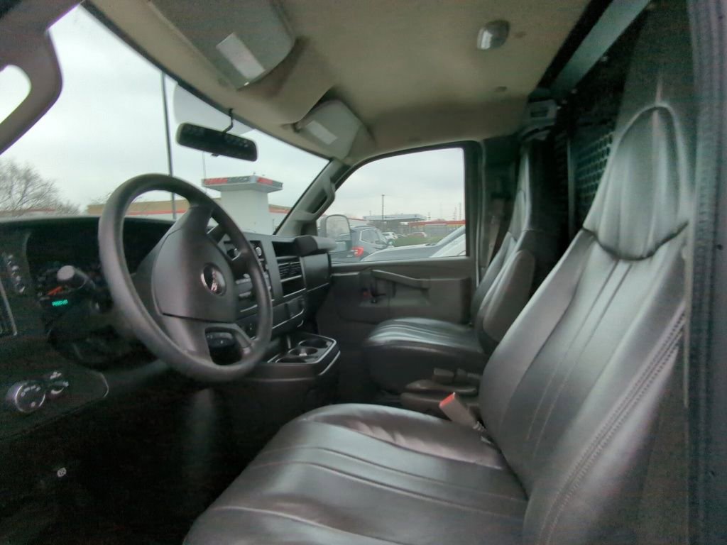 Used 2022 GMC Savana 2500 w/ Driver Convenience Package image 6