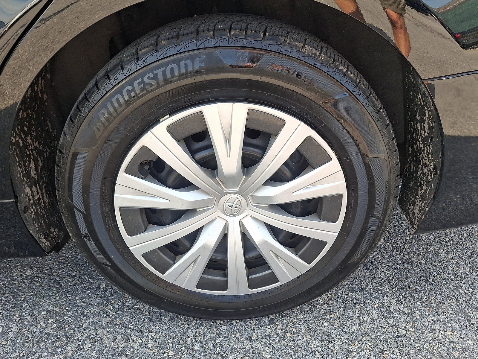 Used 2021 Toyota Camry LE FWD image 30