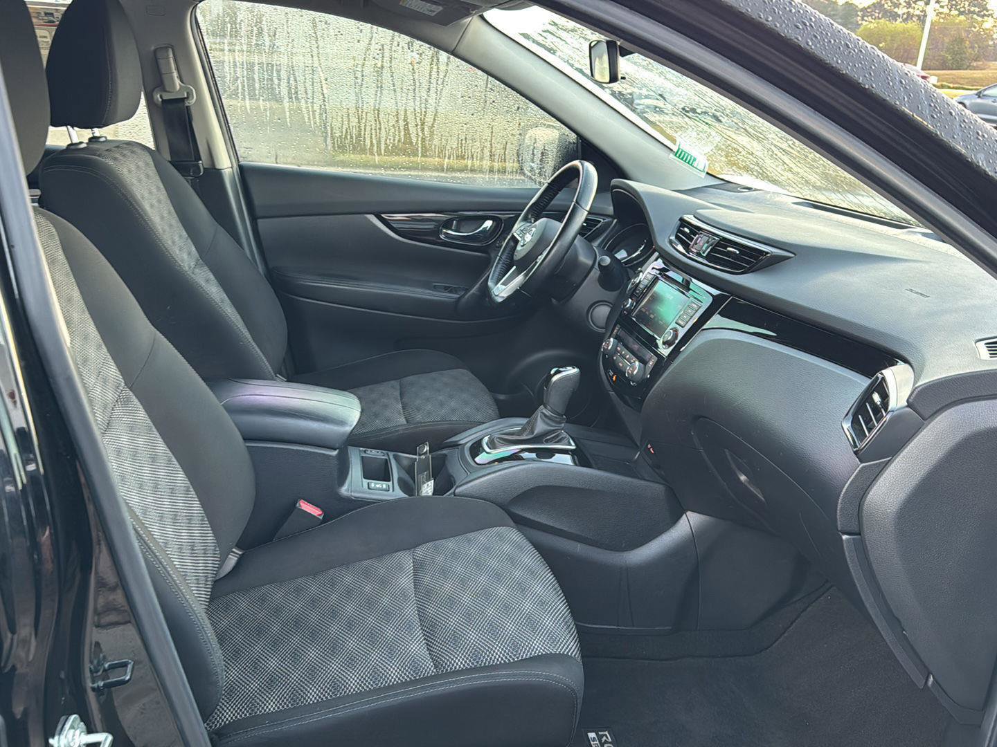 Used 2021 Nissan Rogue Sport SV image 10