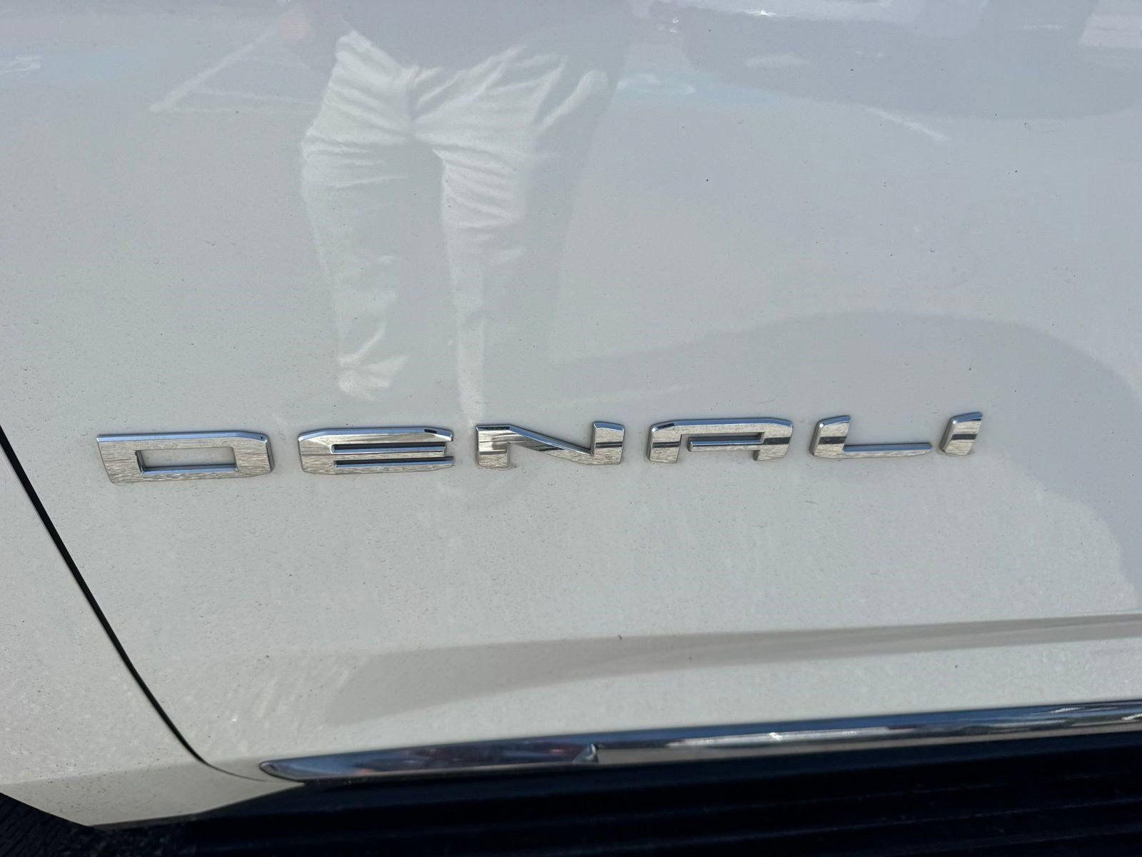 Certified 2025 GMC Yukon Denali Ultimate AWD/4WD image 14