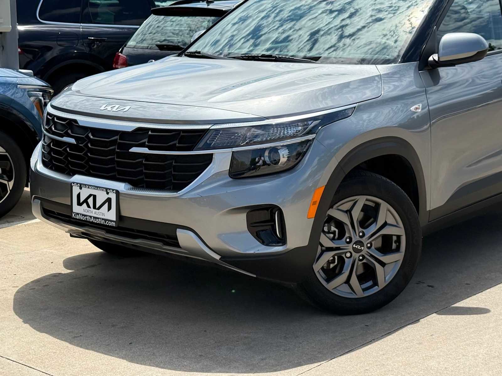 Certified 2024 Kia Seltos LX AWD/4WD image 2