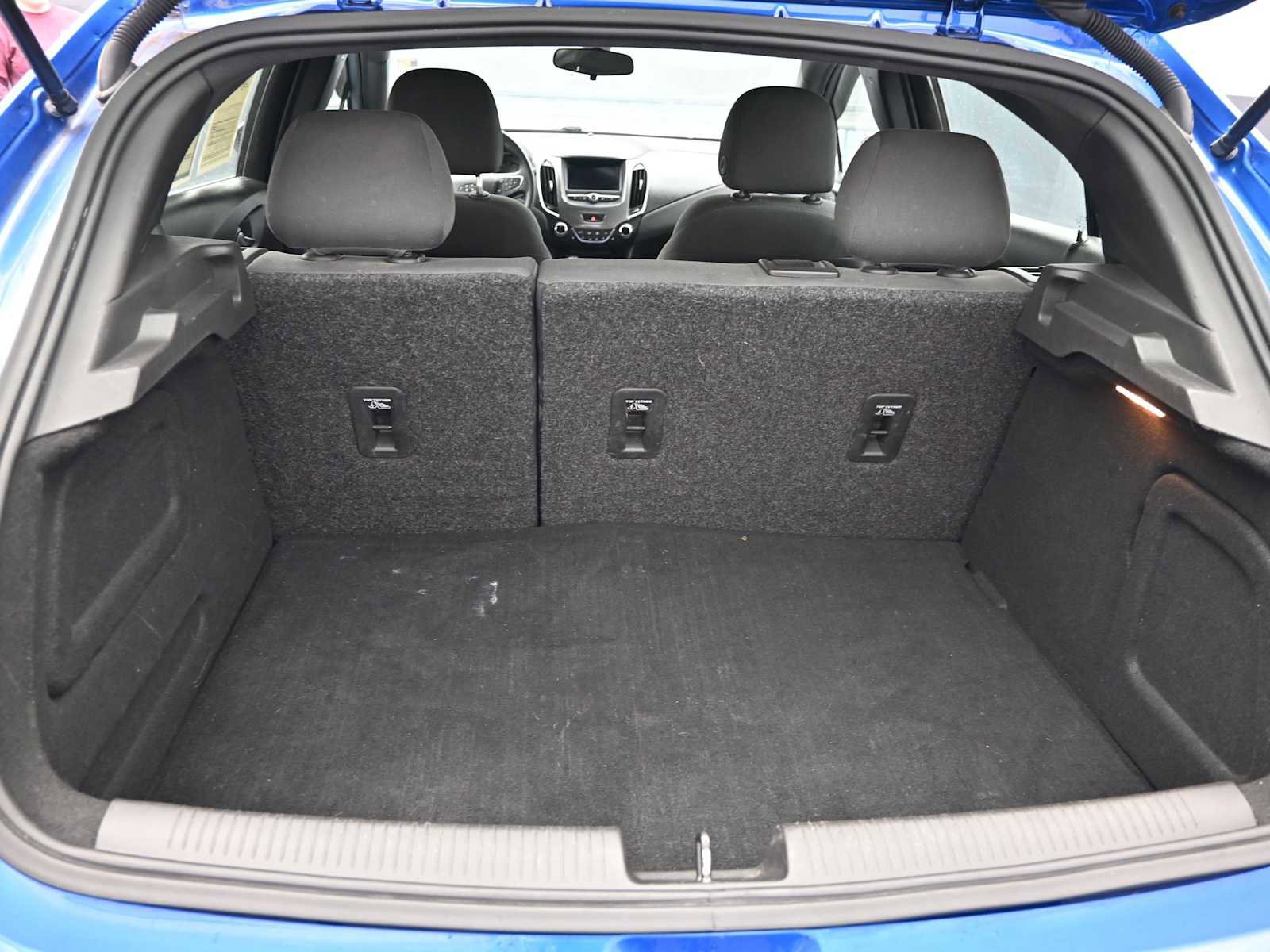 Used 2019 Chevrolet Cruze LT w/ Convenience Package image 17