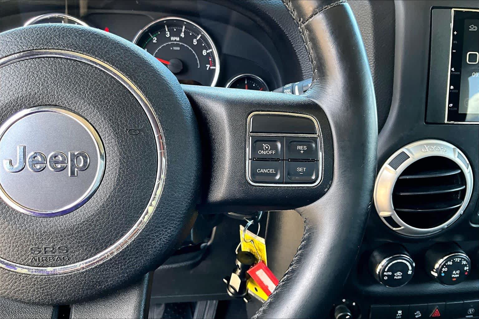 Used 2013 Jeep Wrangler Unlimited Rubicon w/ Connectivity Group AWD/4WD image 26