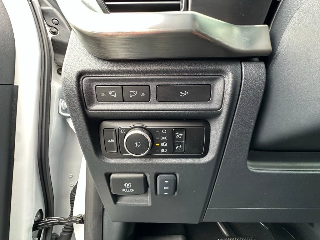 Used 2023 Ford F150 Lariat w/ Equipment Group 502A High image 3