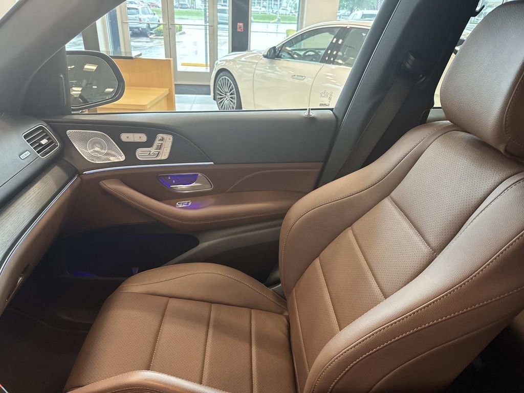 Used 2024 Mercedes-Benz GLS 450 4MATIC image 16