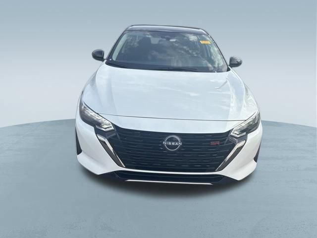 Used 2025 Nissan Sentra SR FWD image 2