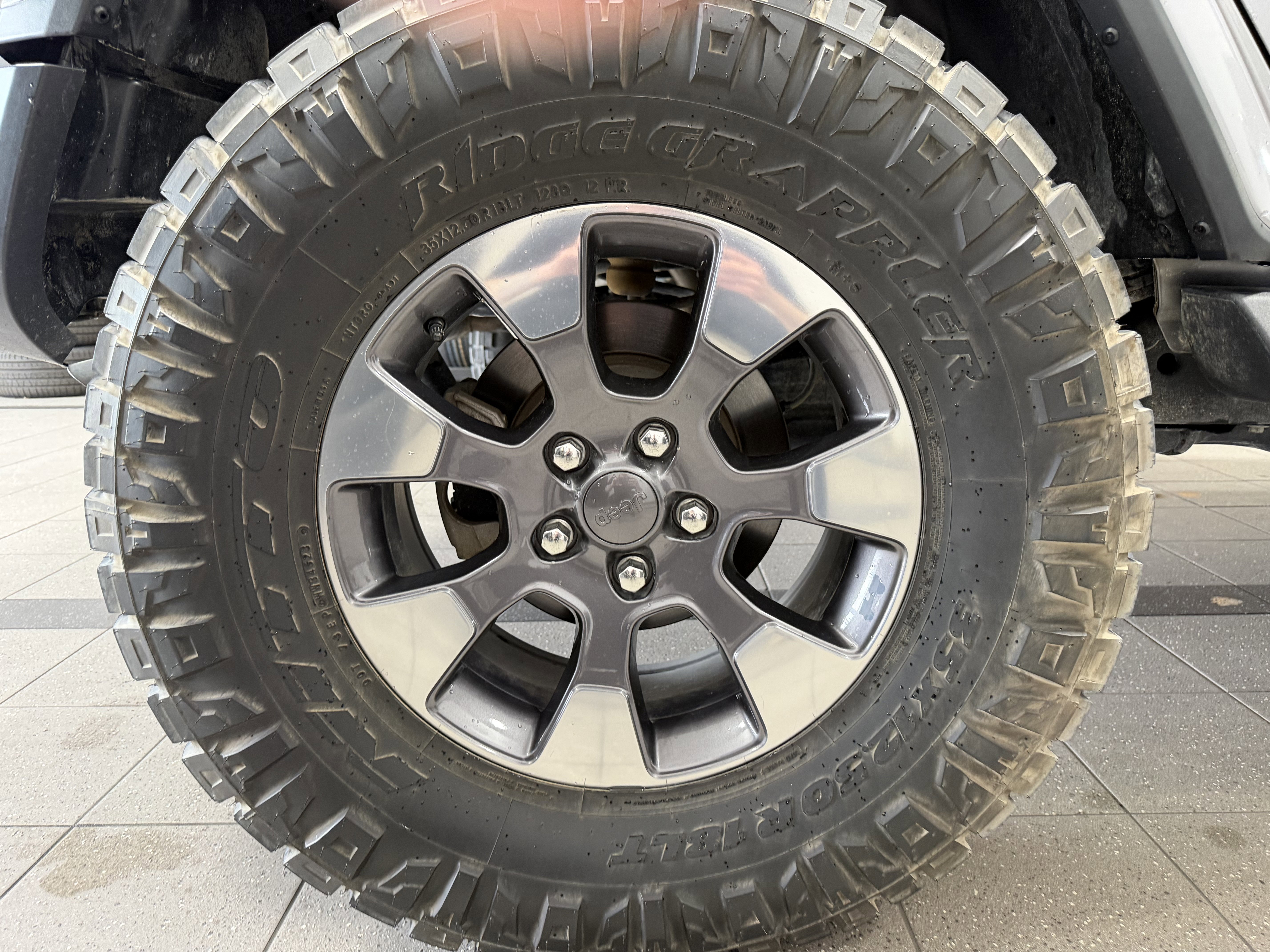 Used 2018 Jeep Wrangler Unlimited Sahara image 10