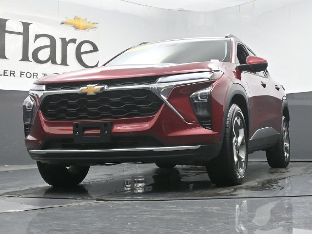 Used 2025 Chevrolet Trax LT FWD image 60