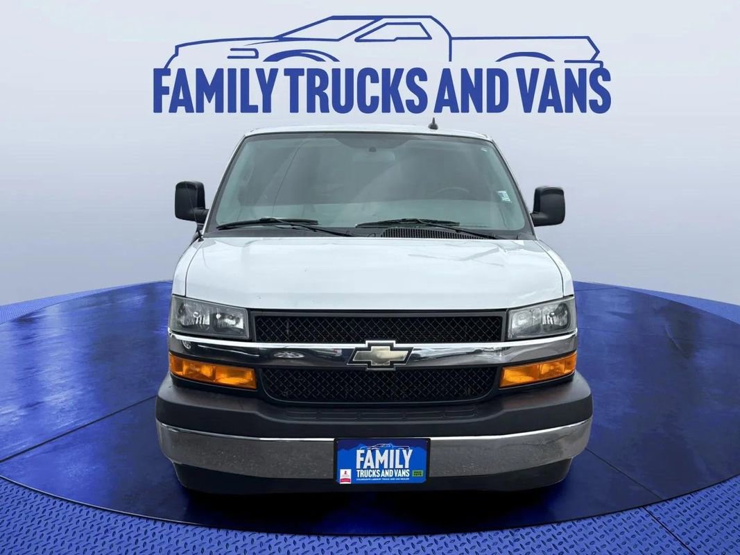 Used 2018 Chevrolet Express 3500 LT w/ LT Preferred Equipment Group RWD image 8