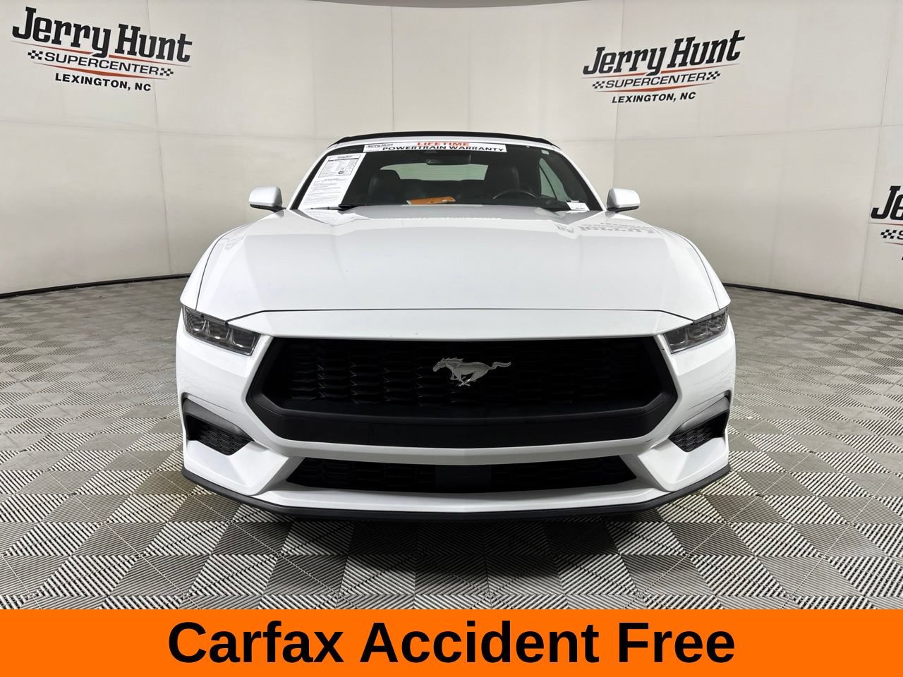 Used 2025 Ford Mustang Premium RWD image 3