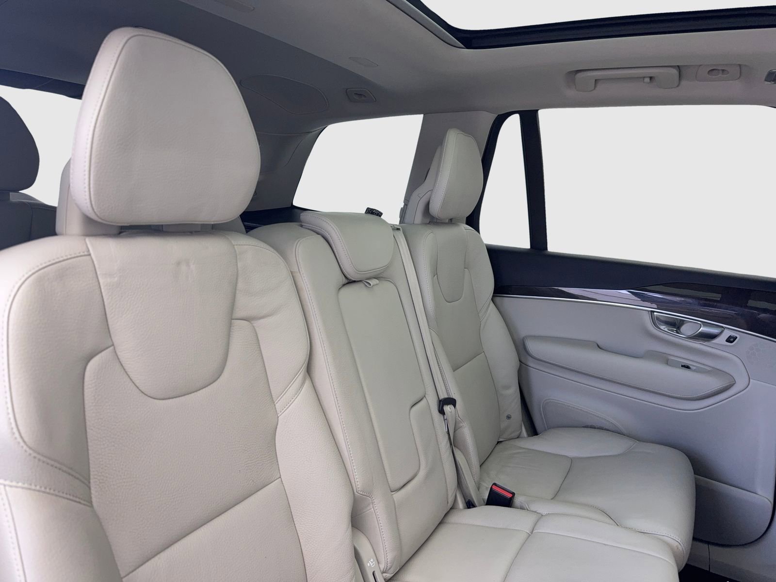 Used 2019 Volvo XC90 T5 Momentum w/ Multimedia Package image 45