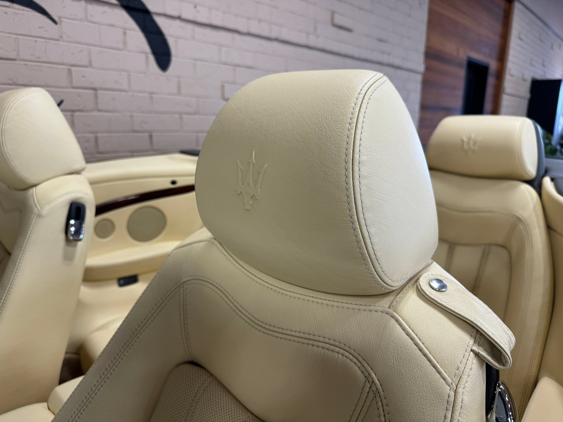 Used 2011 Maserati GranTurismo Convertible RWD image 41