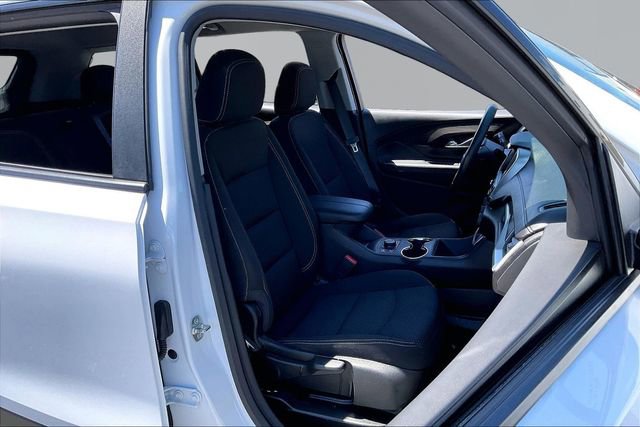 Used 2024 GMC Terrain SLE w/ Driver Convenience Package FWD image 19