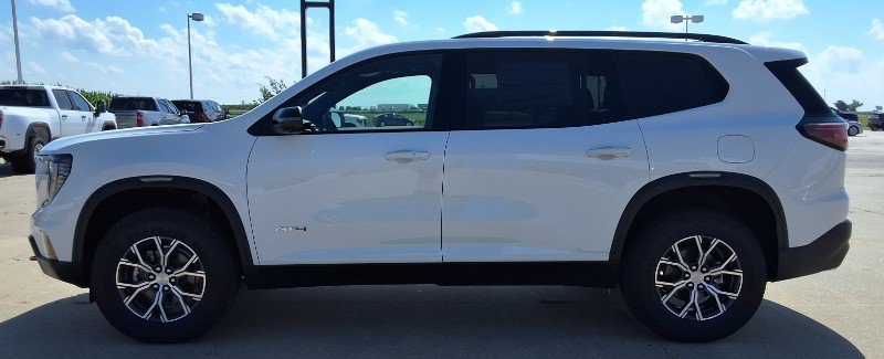 New 2026 GMC Acadia AT4 w/ Luxury Package AWD/4WD image 5