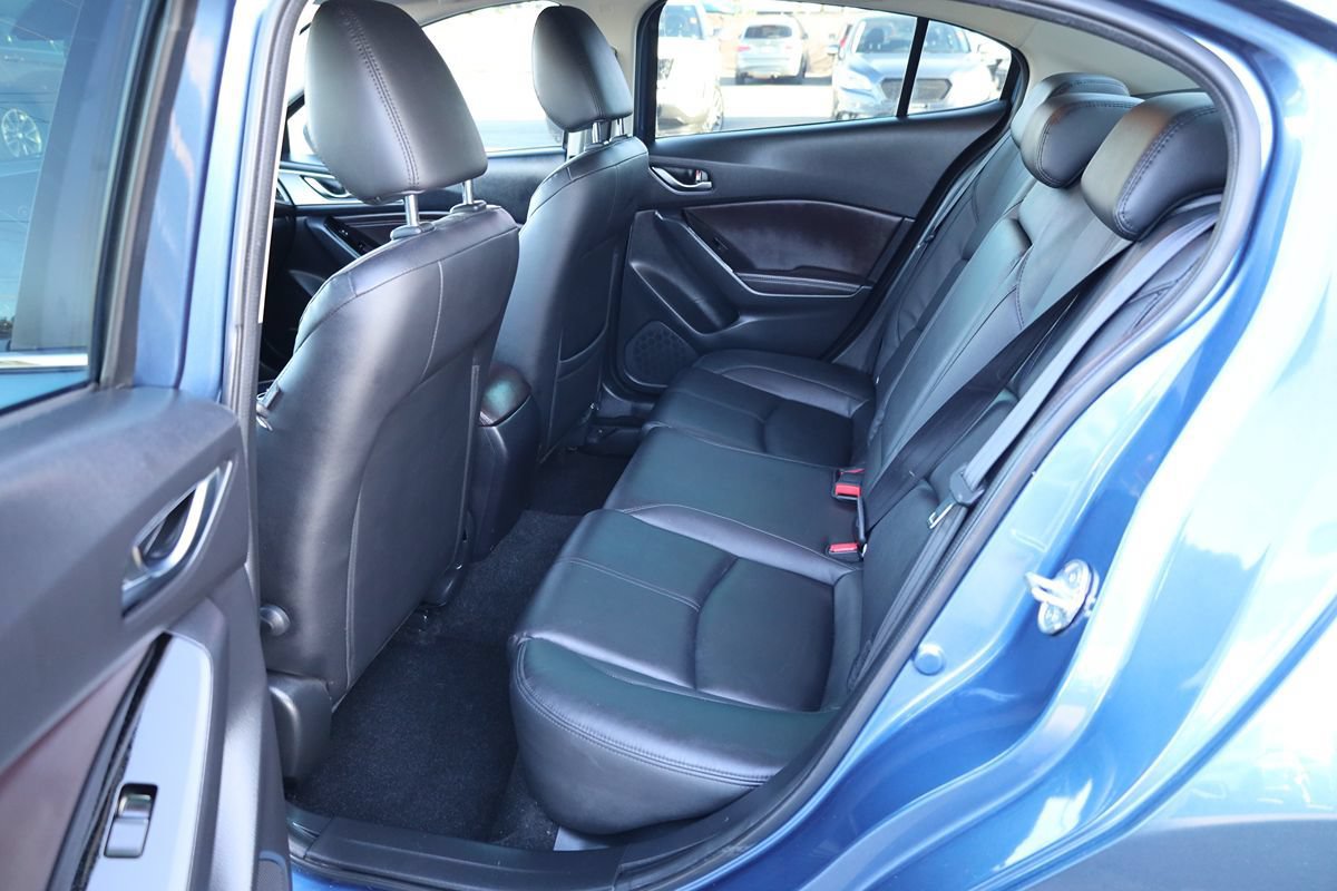 Used 2017 MAZDA MAZDA3 Touring w/ Popular Equipment Package FWD image 12