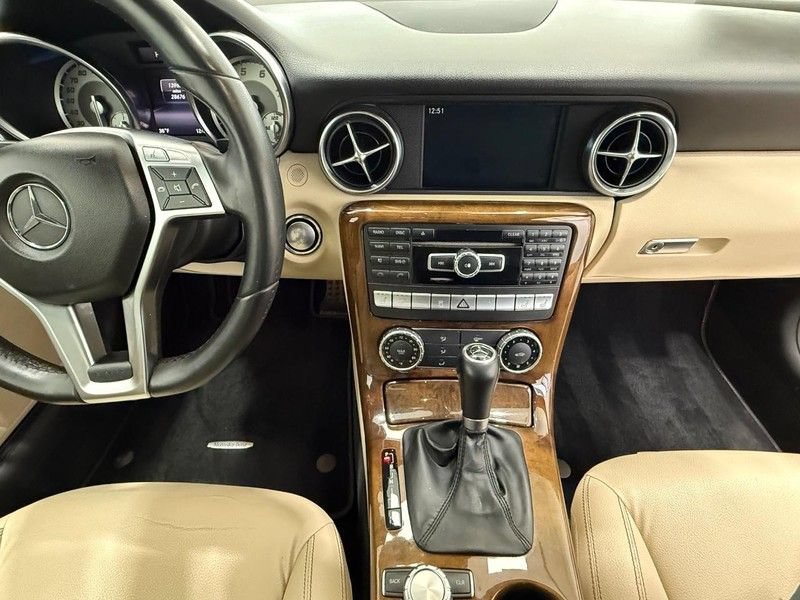 Used 2015 Mercedes-Benz SLK 250 image 9