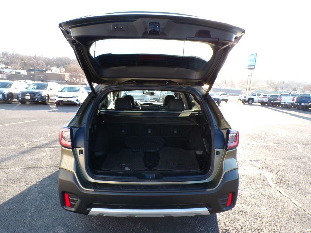 Used 2022 Subaru Outback Limited image 8