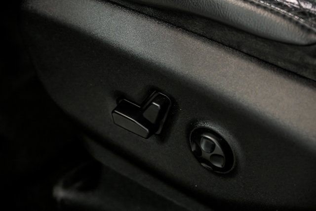 Used 2018 Chrysler Pacifica Touring-L Plus image 16