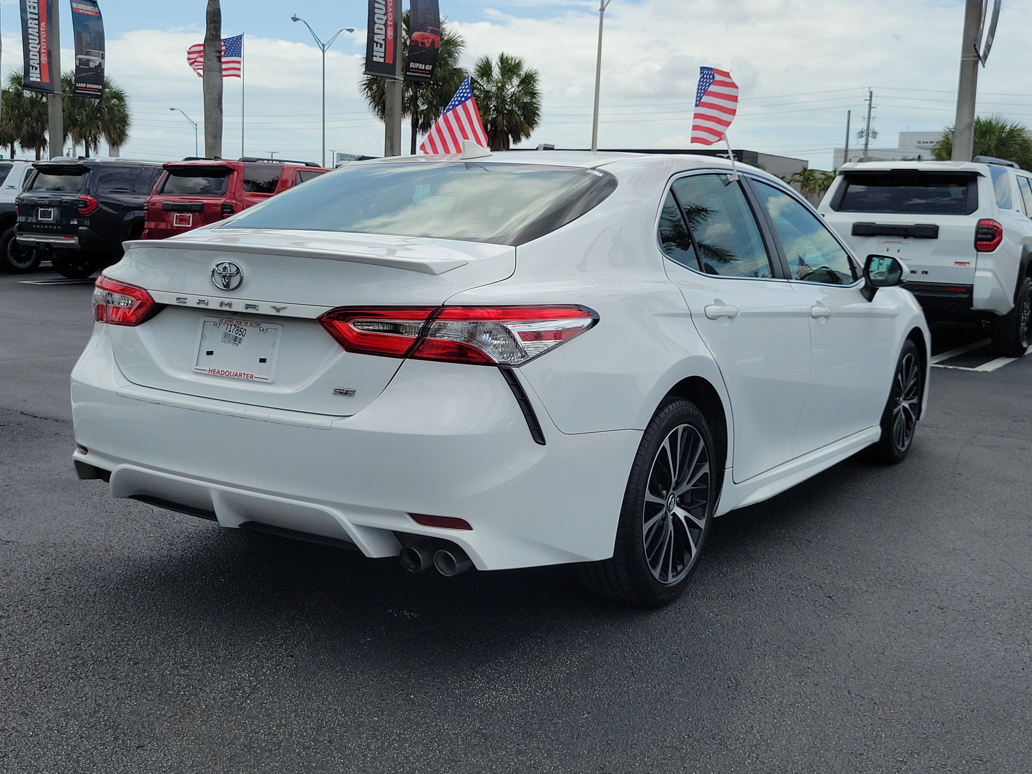 Used 2020 Toyota Camry SE FWD image 12